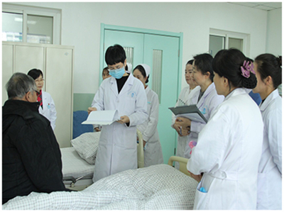 北京中(zhōng)醫(yī)醫(yī)院名(míng)醫(yī)教學(xué)查房.jpg